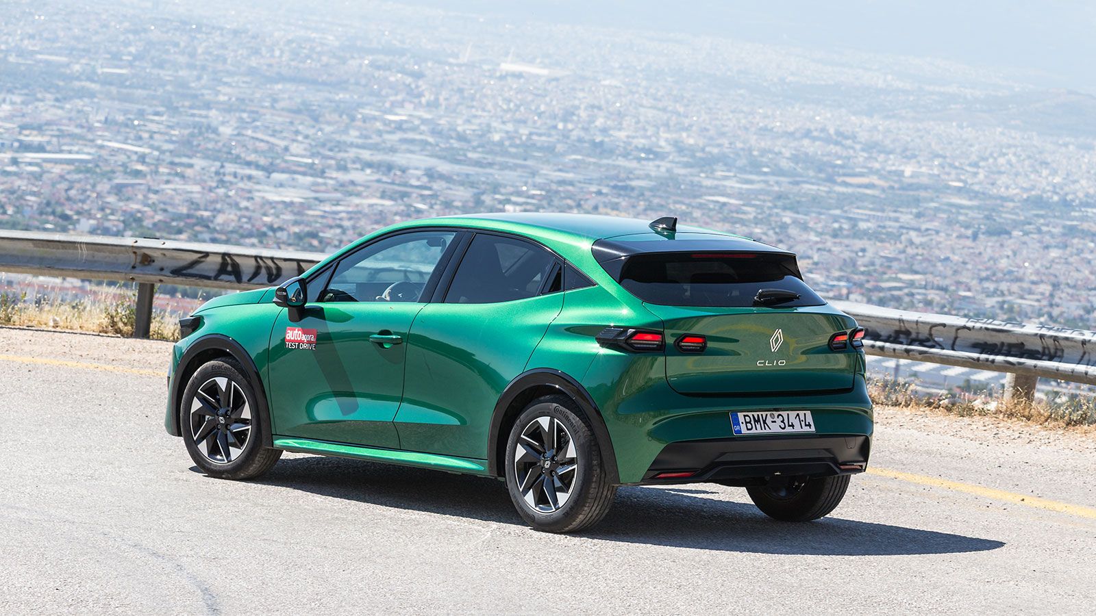 Συγκριτικό: Peugeot 208 Hybrid 110 PS VS Renault Clio EDC 115 PS